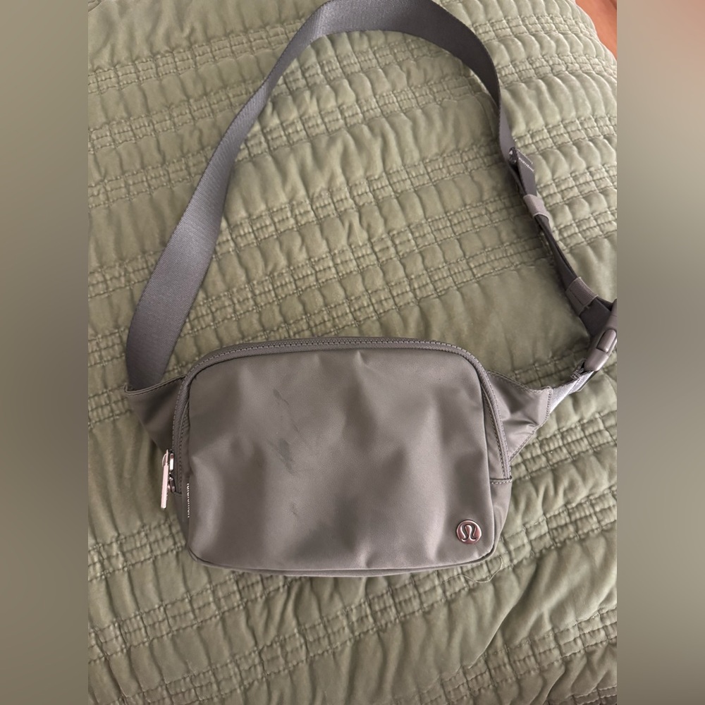 Lululemon Grey Sage 2L Belt Bag
